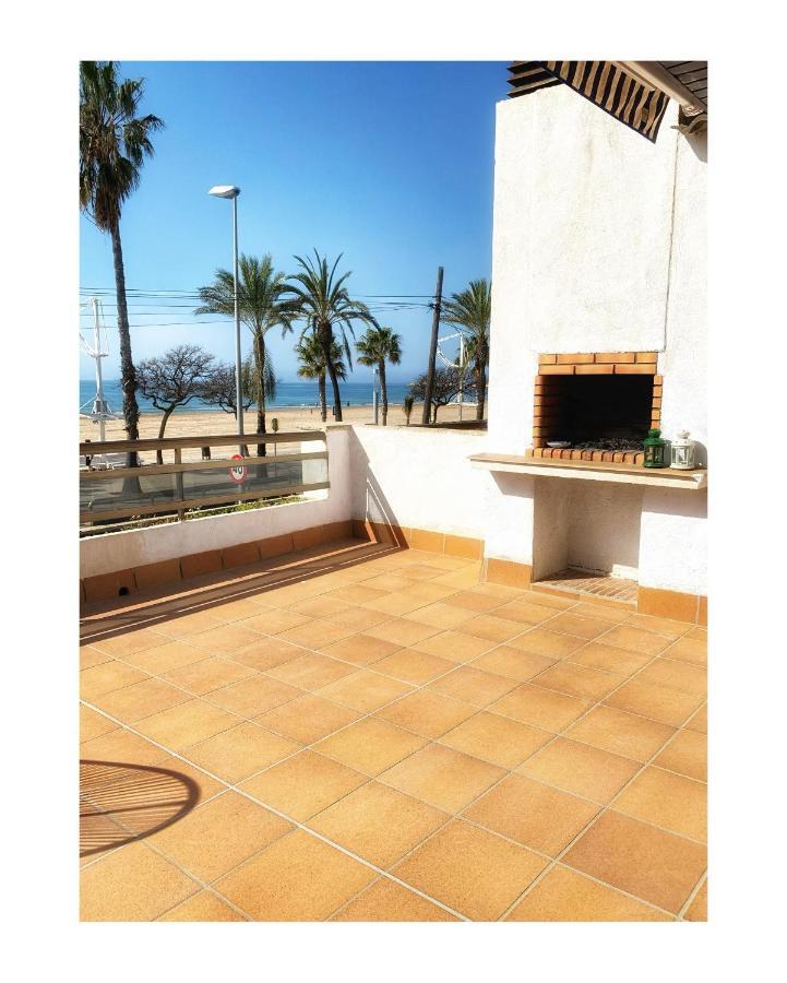 Beach House Cambrils Apartamento En Primera Linea De Playa エクステリア 写真